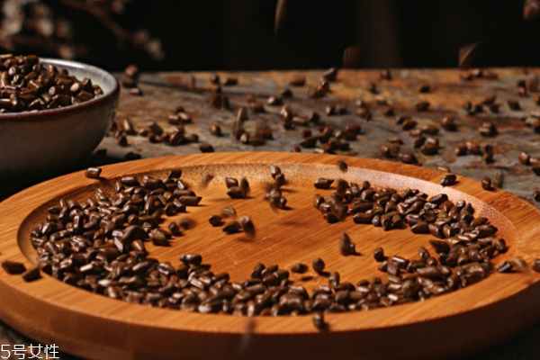 決明子能和菊花一起泡嗎 這個搭配可以的 決明子能和菊花一起泡嗎 這個搭配可以的