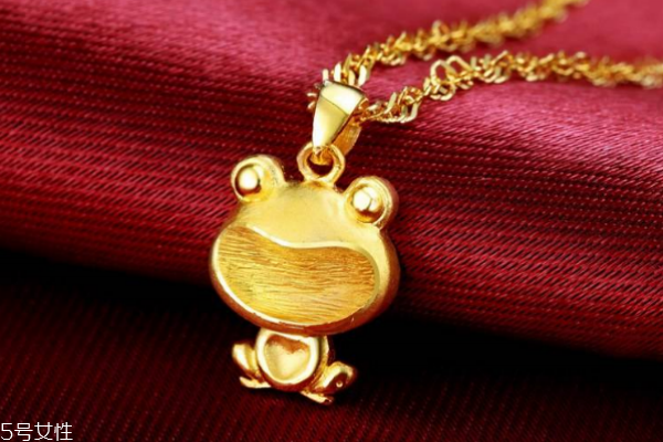 千足金吊墜多少錢(qián)一克 價(jià)格有浮動(dòng)