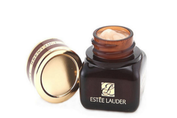 雅詩蘭黛小棕瓶眼霜和蘭蔻小黑瓶眼霜哪個(gè)好 告別熊貓眼