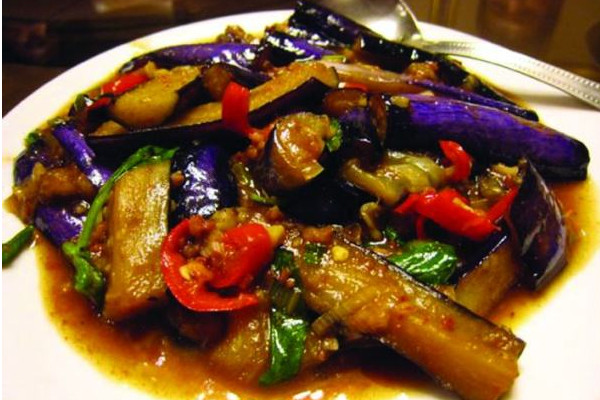 茄子怎么烤好吃？買茄子要有手感還看這里的大小