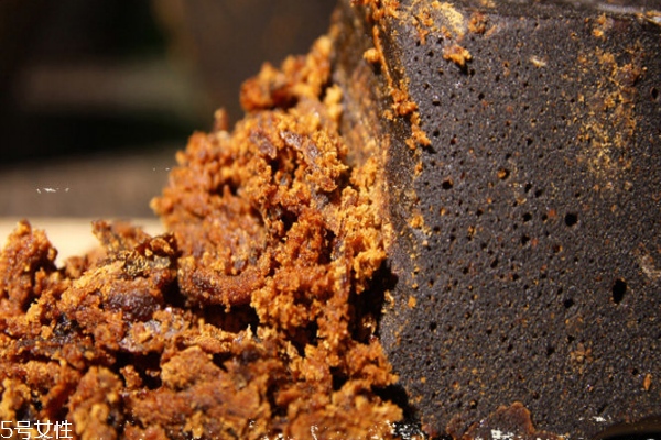 紅糖可以放冰箱嗎 可以這樣保存 紅糖可以放冰箱嗎 可以這樣保存