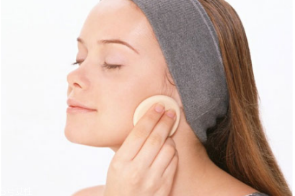 夏天化妝怎樣不脫妝 教你時(shí)刻擁有精致妝容 夏天化妝怎樣不脫妝 教你時(shí)刻擁有精致妝容