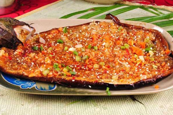 茄子怎么烤好吃？買(mǎi)茄子要有手感還看這里的大小