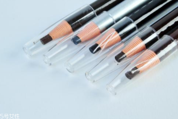 拉線眉筆好用嗎 筆芯太軟需少量多次畫(huà)眉