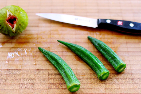 秋葵怎么分辨嫩的老的？秋葵干的功效與作用