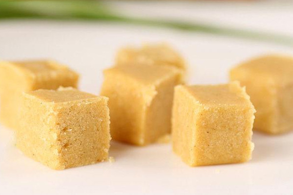 電烤箱怎么做綠豆糕？太黃或太綠的綠豆糕不要買(mǎi)