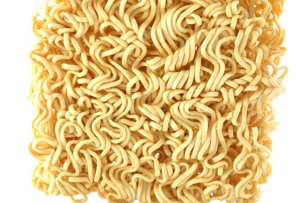 方便面是誰發(fā)明的？買方便面注意看保質(zhì)期