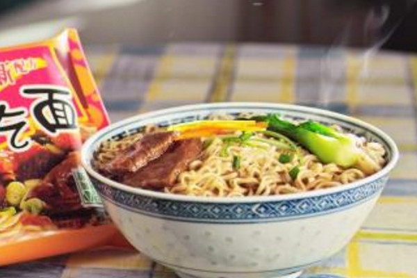 方便面是油炸的嗎？油炸方便面和非油炸方便面區(qū)別