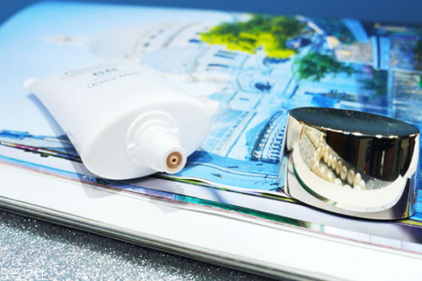 梵蜜琳bb霜孕婦能用嗎 準(zhǔn)媽媽可以放心 梵蜜琳bb霜孕婦能用嗎 準(zhǔn)媽媽可以放心