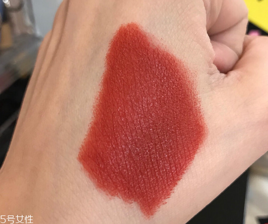 雅詩(shī)蘭黛333掉色嗎 越大牌掉色越嚴(yán)重