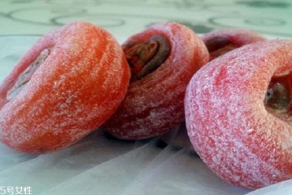 食用柿子餅有什么好處嗎 清熱潤(rùn)肺好處多多 食用柿子餅有什么好處嗎 清熱潤(rùn)肺好處多多