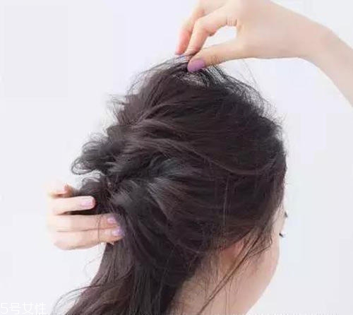 短發(fā)怎么綁發(fā)帶好看 發(fā)帶真是短發(fā)的好朋友 短發(fā)怎么綁發(fā)帶好看 發(fā)帶真是短發(fā)的好朋友