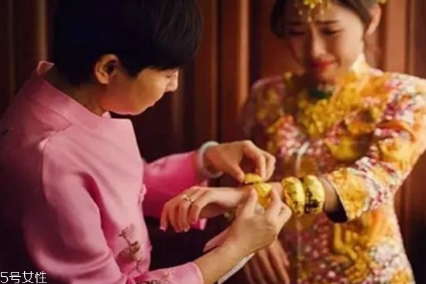 結(jié)婚三金必須買黃金嗎 黃金寓意更好 結(jié)婚三金必須買黃金嗎 黃金寓意更好