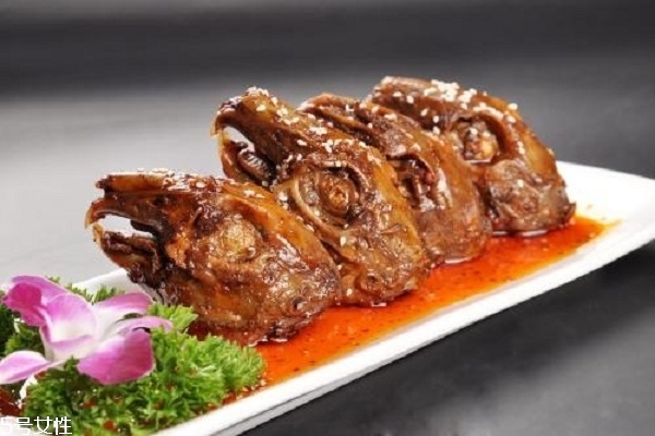鴨鎖骨怎么做更好吃 麻辣紅燒味更鮮 鴨鎖骨怎么做更好吃 麻辣紅燒味更鮮