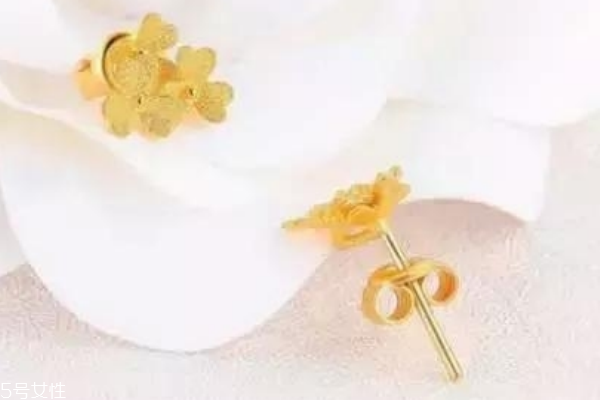 結婚買三金還是五金 看經(jīng)濟狀況