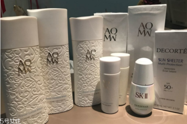 干皮用什么護(hù)膚品好 這些都是干皮親媽 干皮用什么護(hù)膚品好 這些都是干皮親媽