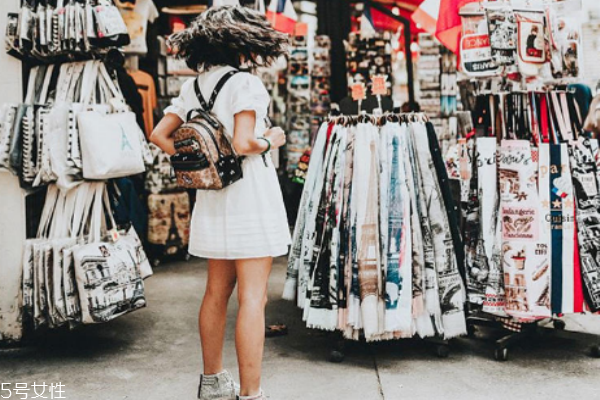 秋季包包搭配圖片 每一款都很實用 秋季包包搭配圖片 每一款都很實用