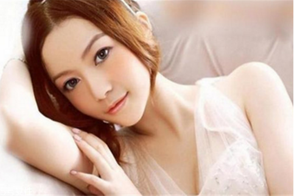 油性皮膚喜歡掉妝，小編來教你怎么辦