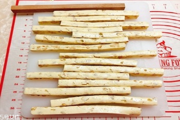 牛軋?zhí)堑募页Ｗ龇?簡(jiǎn)單好吃超容易