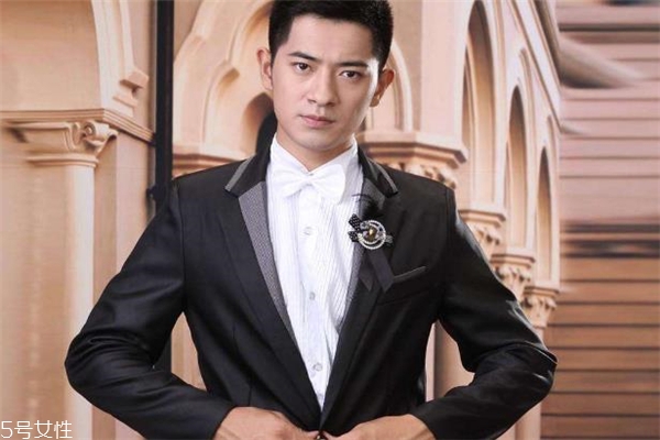 新郎禮服有什么講究 不能太過(guò)隨意 新郎禮服有什么講究 不能太過(guò)隨意