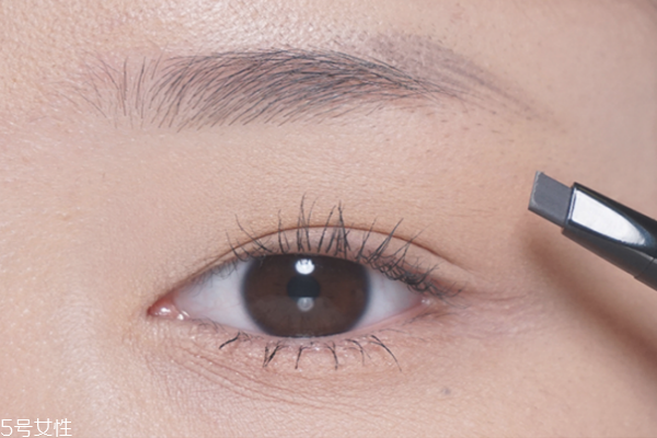 英氣眉怎么畫(huà) 英氣眉畫(huà)法