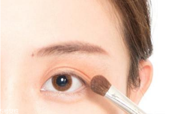 情人節(jié)化什么眼妝 約會(huì)眼妝畫法