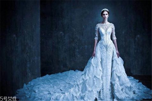 網(wǎng)上買婚紗靠譜嗎 說(shuō)法不一