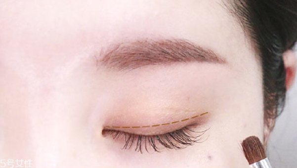 情人節(jié)化什么眼妝 約會(huì)眼妝畫法