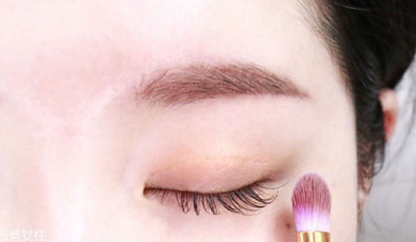 情人節(jié)化什么眼妝 約會(huì)眼妝畫法