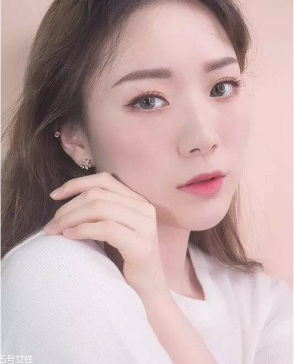 網(wǎng)紅妝怎么化 網(wǎng)紅妝步驟畫(huà)法