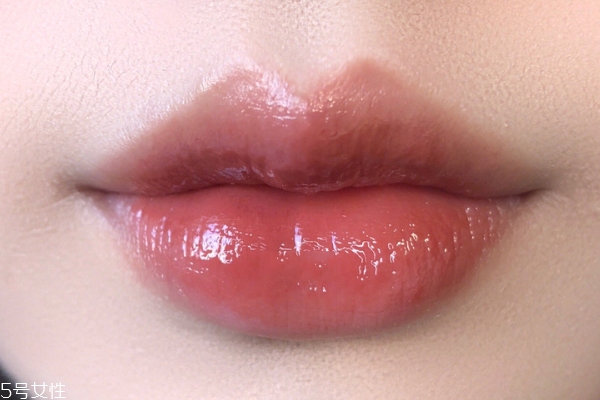 蘭蔻黑管唇釉274適合素顏嗎 黃皮素顏涂它很自然 蘭蔻黑管唇釉274適合素顏嗎 黃皮素顏涂它很自然