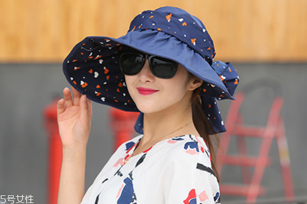 大沿帽怎么戴好看 搭配技巧要掌握 大沿帽怎么戴好看 搭配技巧要掌握