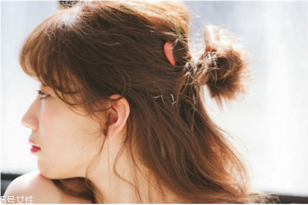 化妝品過(guò)敏臉為什么腫 化妝品過(guò)敏臉部癥狀 化妝品過(guò)敏臉為什么腫 化妝品過(guò)敏臉部癥狀