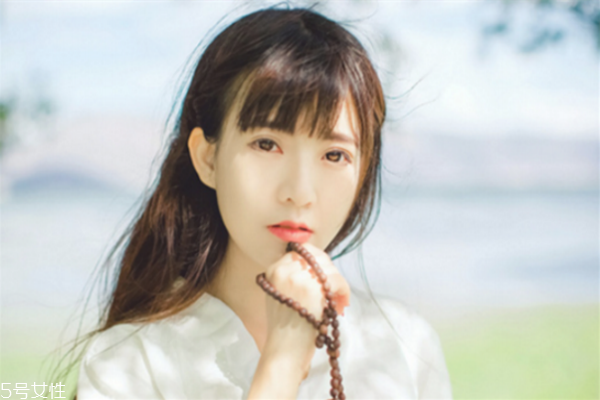 化妝品過(guò)敏臉為什么腫 化妝品過(guò)敏臉部癥狀 化妝品過(guò)敏臉為什么腫 化妝品過(guò)敏臉部癥狀