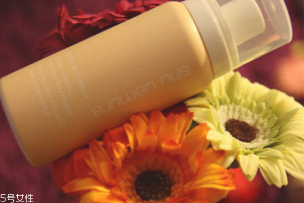 粉底液為什么會斑駁 這幾步要做好 粉底液為什么會斑駁 這幾步要做好