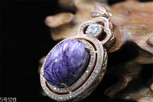紫龍晶適合什么人戴 對(duì)事業(yè)和身體都有幫助 紫龍晶適合什么人戴 對(duì)事業(yè)和身體都有幫助