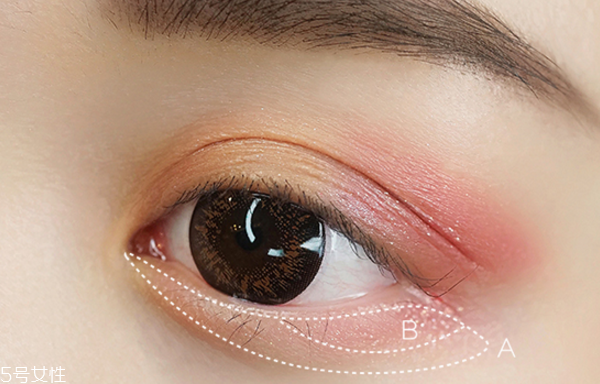 星空妝怎么化 星空妝容教程 星空妝怎么化 星空妝容教程