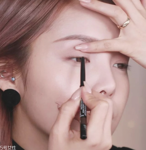 星空妝怎么化 星空妝容教程 星空妝怎么化 星空妝容教程