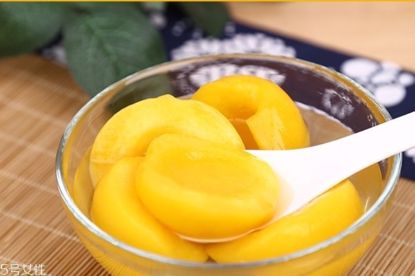 黃桃怎么切 其實(shí)很容易