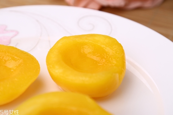 黃桃怎么切 其實(shí)很容易