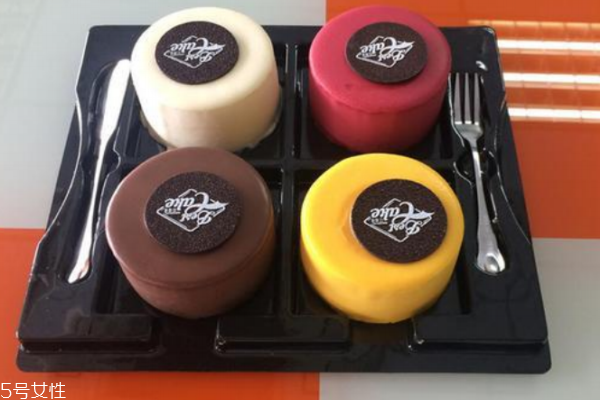 月餅?zāi)膫€(gè)牌子好吃 親測4款奇葩口味的月餅 月餅?zāi)膫€(gè)牌子好吃 親測4款奇葩口味的月餅