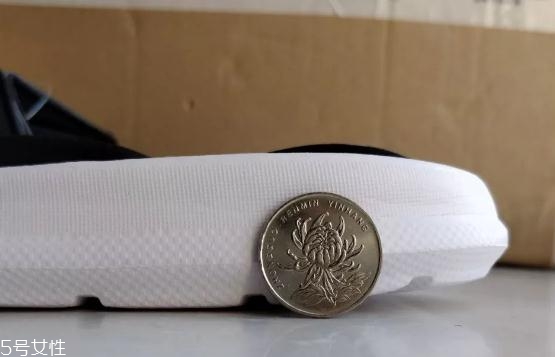 阿迪達(dá)斯5g拖鞋測評 今夏最火爆的運(yùn)動拖鞋