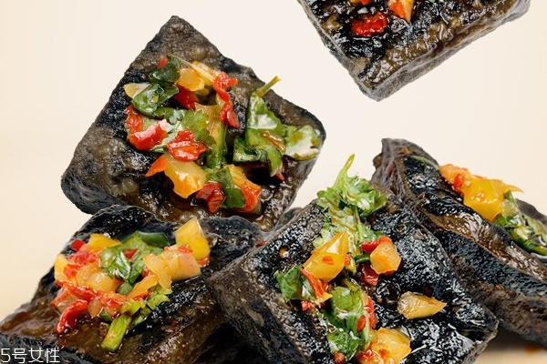 臭豆腐是怎么腌制的 其實(shí)并不難