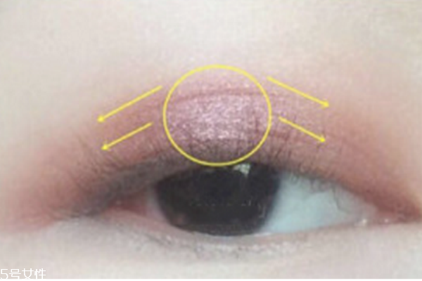 單色眼影怎么用 單色眼影的畫法步驟圖 單色眼影怎么用 單色眼影的畫法步驟圖