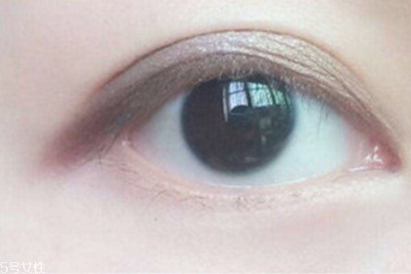 單色眼影怎么用 單色眼影的畫法步驟圖 單色眼影怎么用 單色眼影的畫法步驟圖