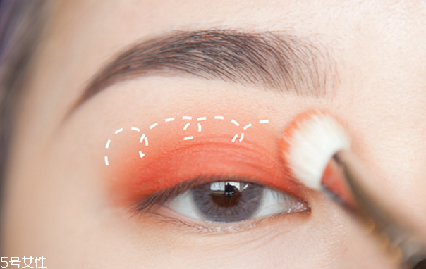 單色眼影怎么用 單色眼影的畫法步驟圖 單色眼影怎么用 單色眼影的畫法步驟圖