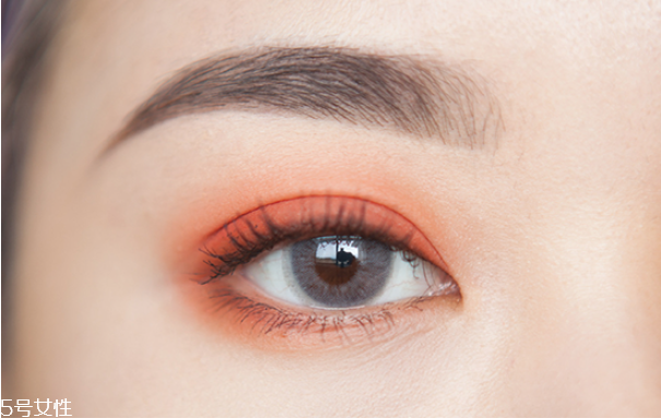 單色眼影怎么用 單色眼影的畫法步驟圖 單色眼影怎么用 單色眼影的畫法步驟圖