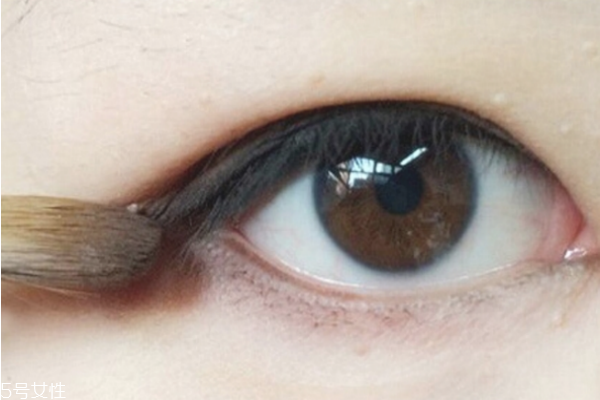 內(nèi)雙怎么畫眼線不暈染 內(nèi)雙眼線這樣畫 內(nèi)雙怎么畫眼線不暈染 內(nèi)雙眼線這樣畫