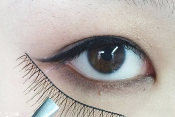 內(nèi)雙怎么畫眼線不暈染 內(nèi)雙眼線這樣畫 內(nèi)雙怎么畫眼線不暈染 內(nèi)雙眼線這樣畫