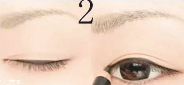 內(nèi)雙怎么畫眼線不暈染 內(nèi)雙眼線這樣畫 內(nèi)雙怎么畫眼線不暈染 內(nèi)雙眼線這樣畫